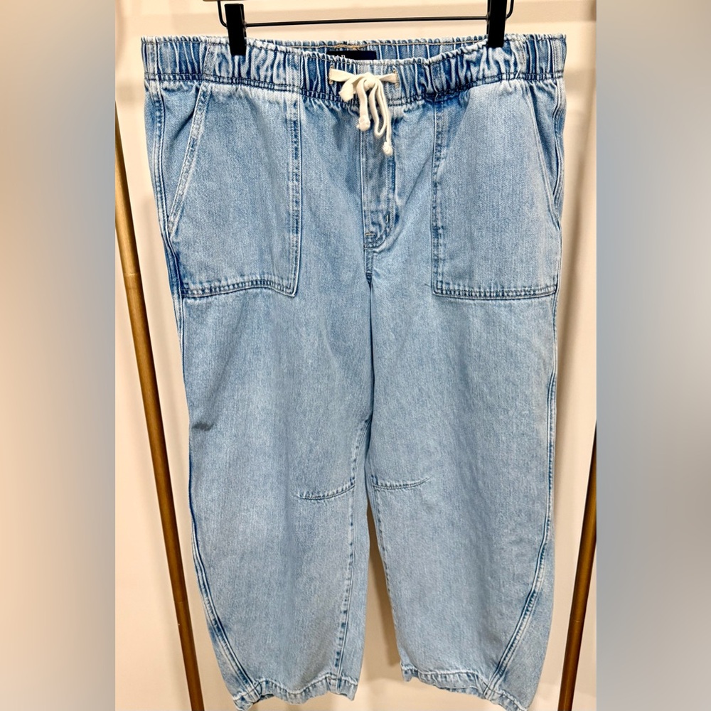 GAP pull on barrel jeans